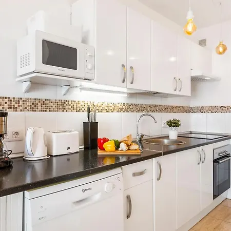 Apartment 1314 Fabulous 2 Bedroom Roof Terrace *