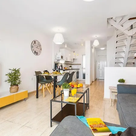 1314 Fabulous 2 Bedroom Roof Terrace Apartment Callao Salvaje