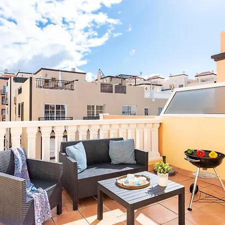 1314 Fabulous 2 Bedroom Roof Terrace Apartment
